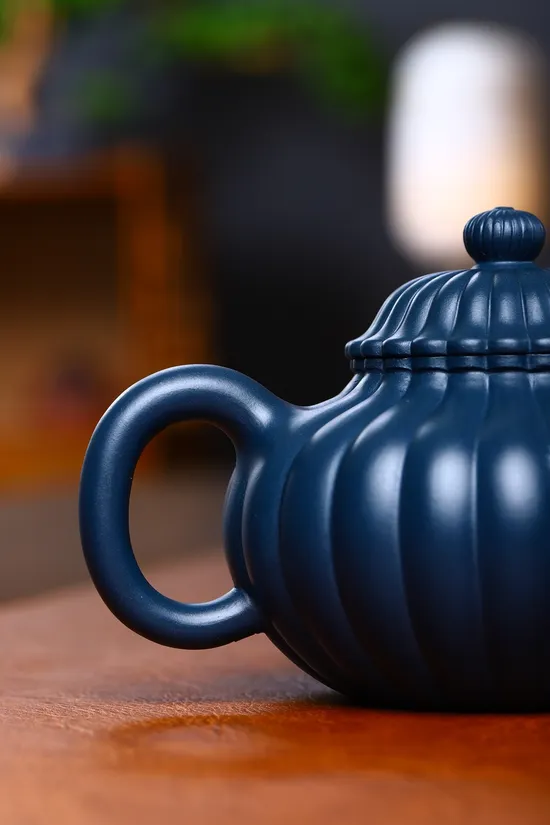 Premium Yixing Zisha Clay Teapot - Handcrafted Collectible 400cc 2