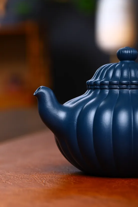 Premium Yixing Zisha Clay Teapot - Handcrafted Collectible 400cc 3