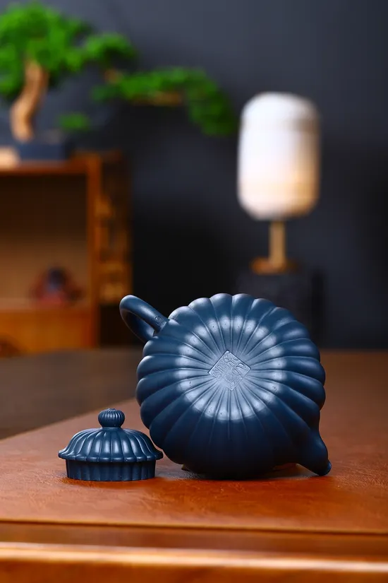 Premium Yixing Zisha Clay Teapot - Handcrafted Collectible 400cc 6