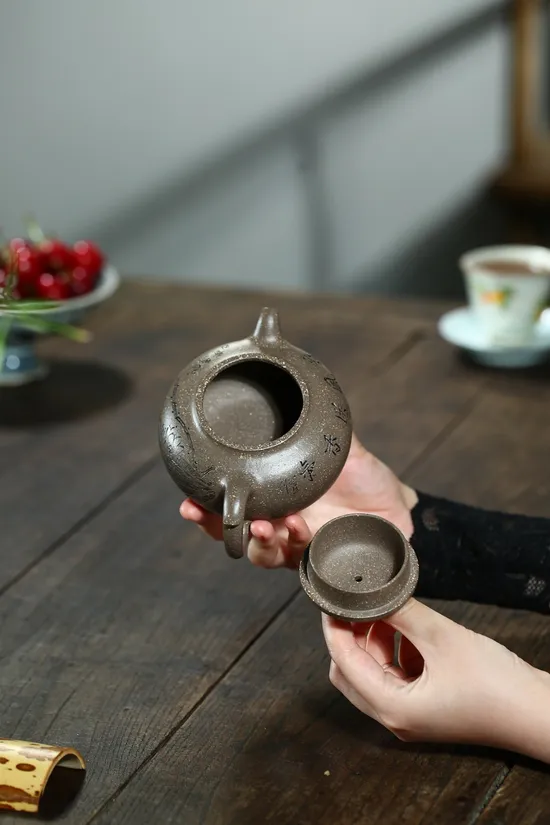 Premium Yixing Teapot | Artisan Crafted Zisha Clay Pot | Buy Now 2