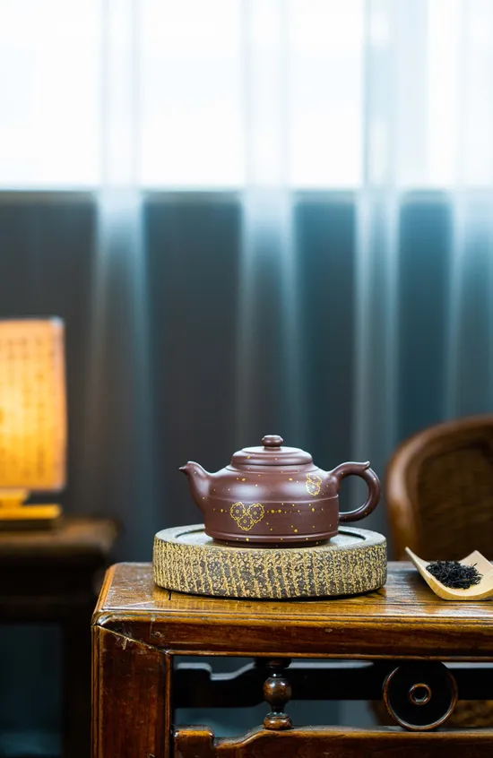 Premium Yixing Zisha Teapot | Master-Crafted Purple Clay Artistry 2