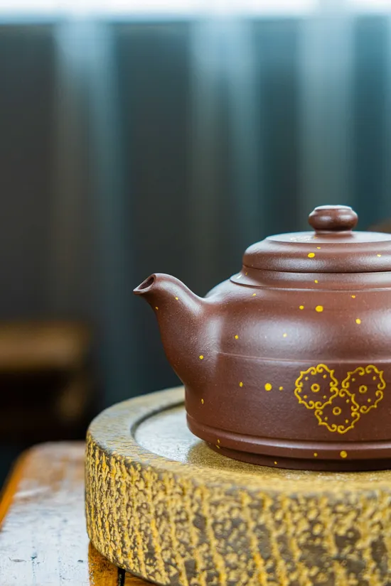 Premium Yixing Zisha Teapot | Master-Crafted Purple Clay Artistry 5