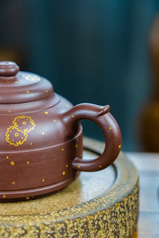 Premium Yixing Zisha Teapot | Master-Crafted Purple Clay Artistry 7