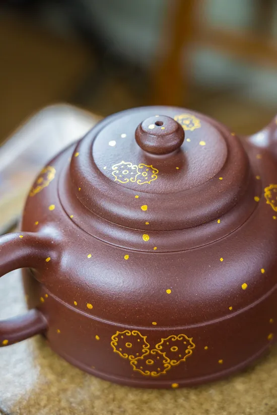 Premium Yixing Zisha Teapot | Master-Crafted Purple Clay Artistry 8