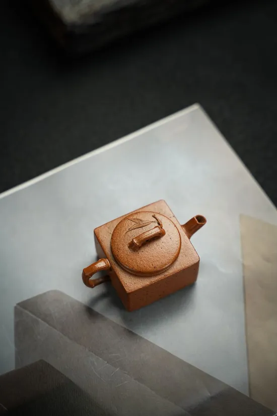 Handcrafted Yixing Zisha Teapot – Ancient Kiln-Fired, Collectible Mini Teapot 3