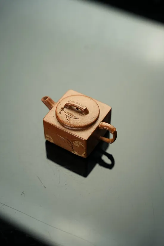 Handcrafted Yixing Zisha Teapot – Ancient Kiln-Fired, Collectible Mini Teapot 7