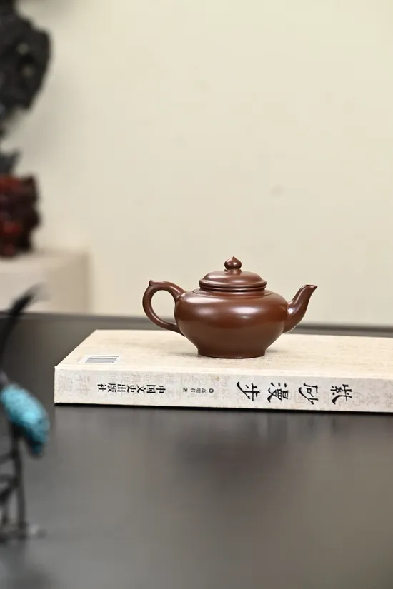 Xiao Ying Yixing Teapot - Handcrafted Zisha Clay, 200cc, Collector's Choice 2