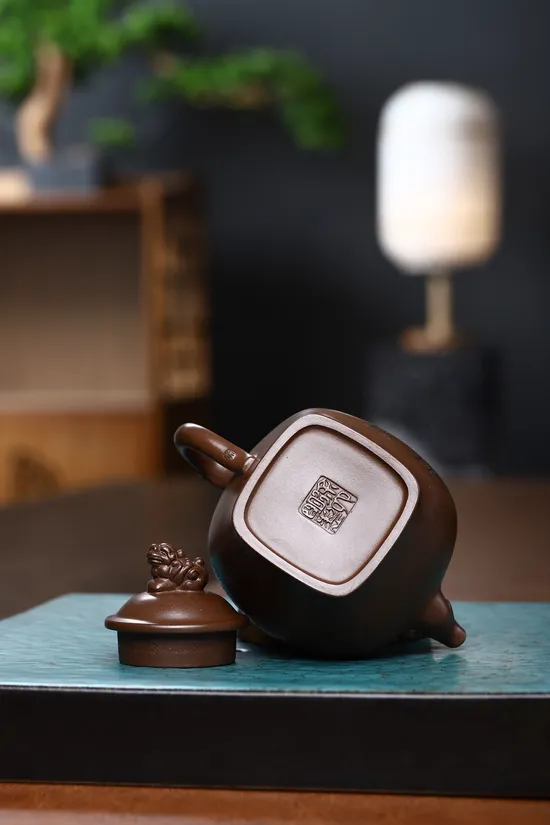 Zisha Teapots: 2 | 100 CNY | 300cc capacity | Cultural Revolution clay 3