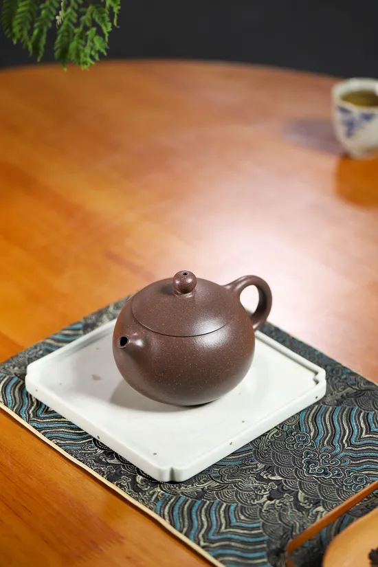 Premium Yixing Zisha Clay Teapot – New Year Exclusive 1