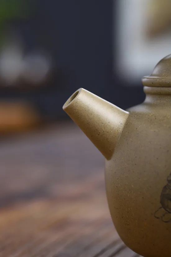 Premium Yixing Zisha Clay Teapot: Authentic Handcrafted Artisan Design 6