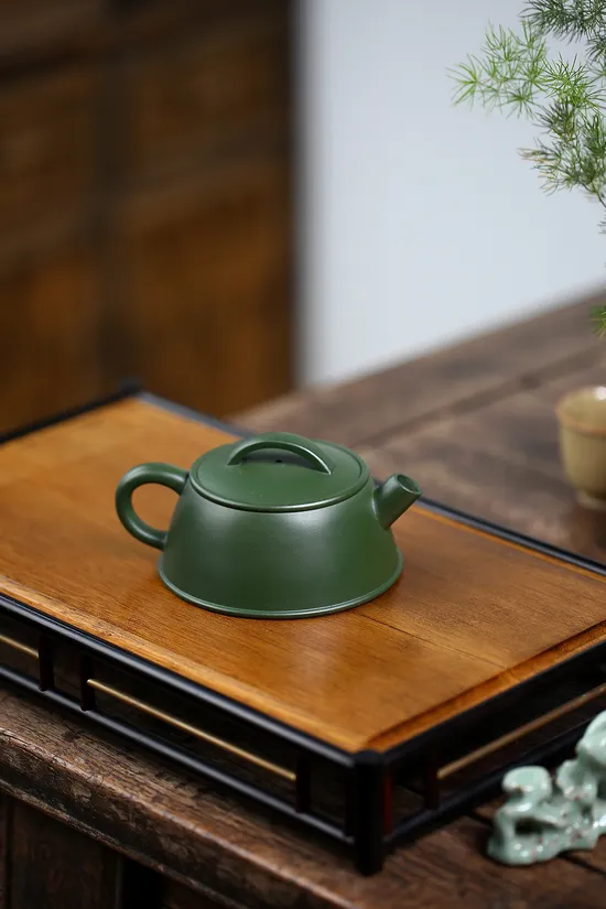 Handcrafted Yixing Zisha Teapot – Artisan Collectible Teaware 4