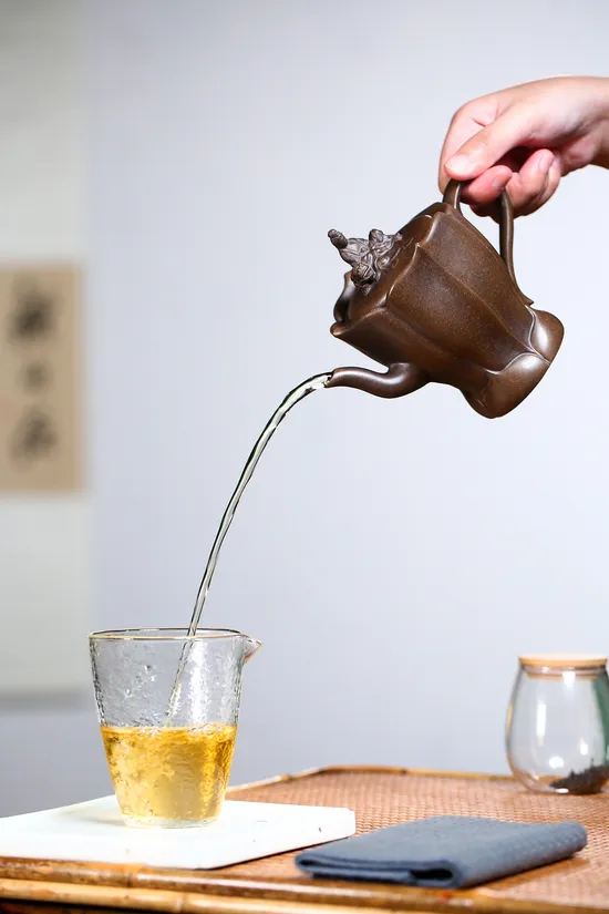 Premium Yixing Clay Teapot | Artisan Crafted, Lotus Design 2
