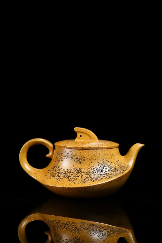 Premium Yixing Golden Clay Teapot – Handcrafted Zisha Artisan Treasure 2