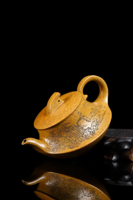 Premium Yixing Golden Clay Teapot – Handcrafted Zisha Artisan Treasure 6