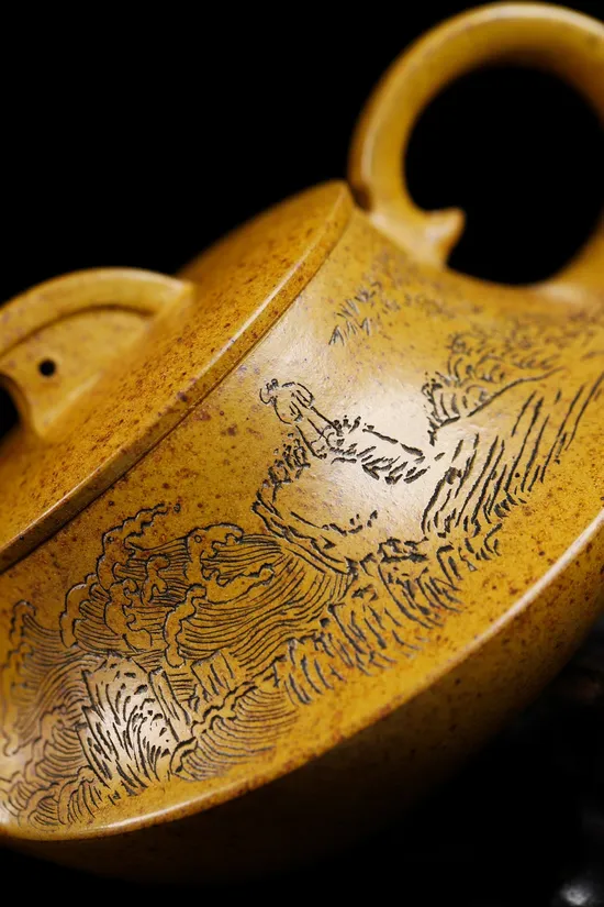 Premium Yixing Golden Clay Teapot – Handcrafted Zisha Artisan Treasure 9