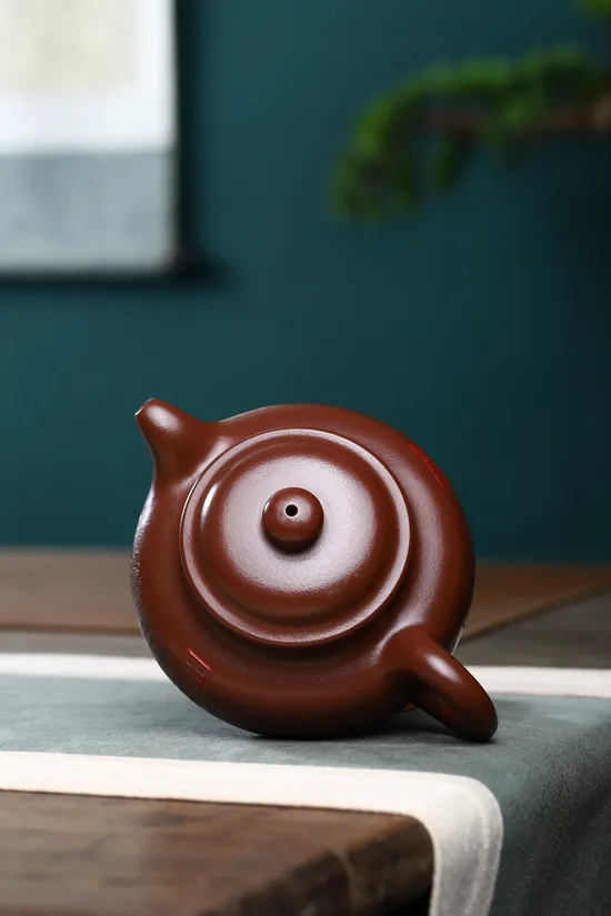 Premium Yixing Zisha Clay Teapot – Mastercrafted Collector’s Artistry 8