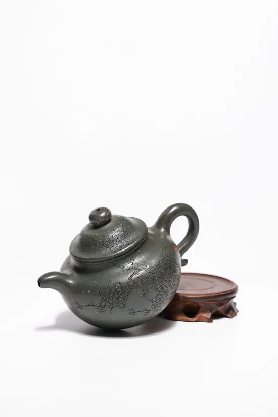 Yixing Zisha Teapot | Handcrafted Purple Clay Artistry | 20cc 2